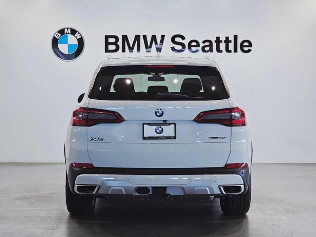 Photo of 2019 Alpine White BMW X5