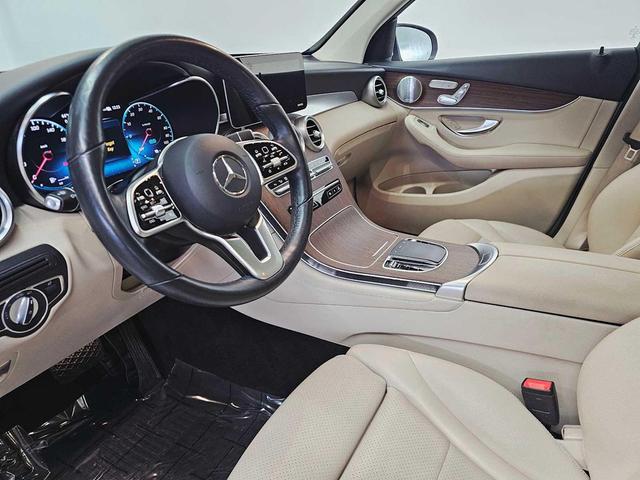 Photo of 2020 Polar White Mercedes-Benz GLC 350e