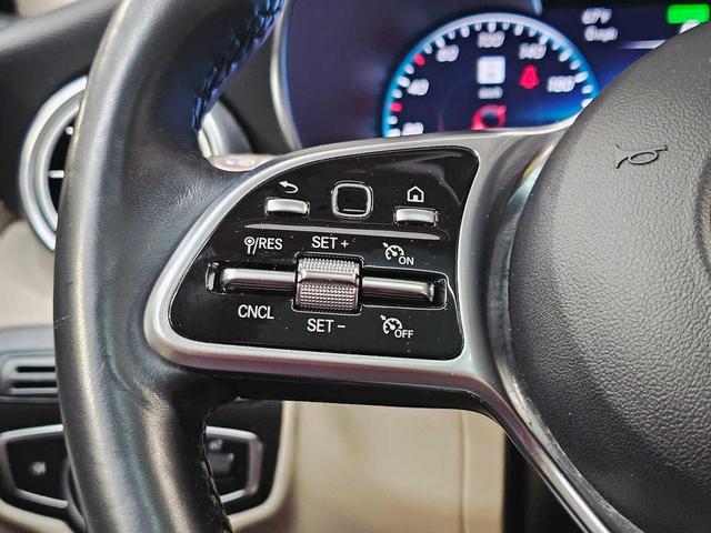 Photo of 2020 Polar White Mercedes-Benz GLC 350e