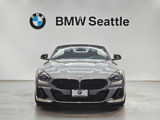 Photo of 2023 Skyscraper Grey Metallic BMW Z4