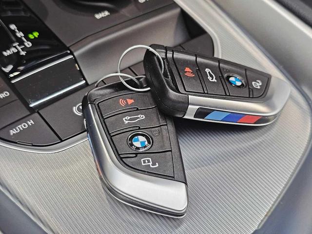 Photo of 2023 Skyscraper Grey Metallic BMW Z4