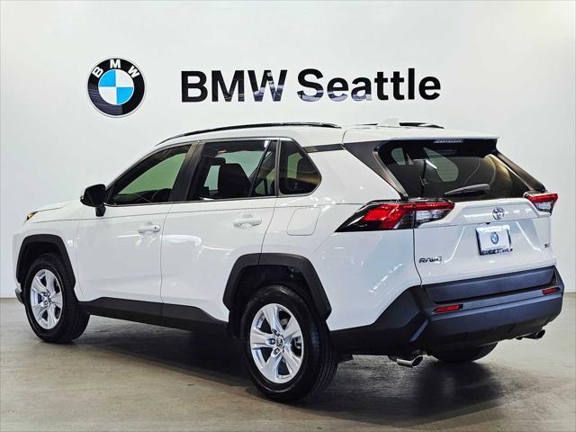 Photo of 2019 Super White Toyota RAV4