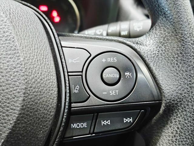 Photo of 2019 Super White Toyota RAV4