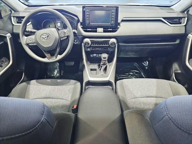 Photo of 2019 Super White Toyota RAV4