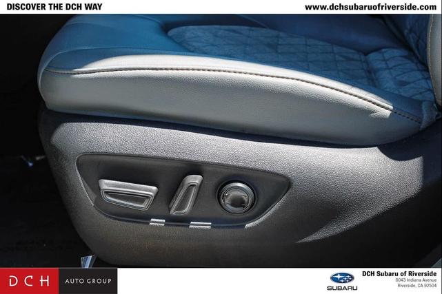 Photo of 2022 Wind Chill Pearl Toyota Highlander Hybrid