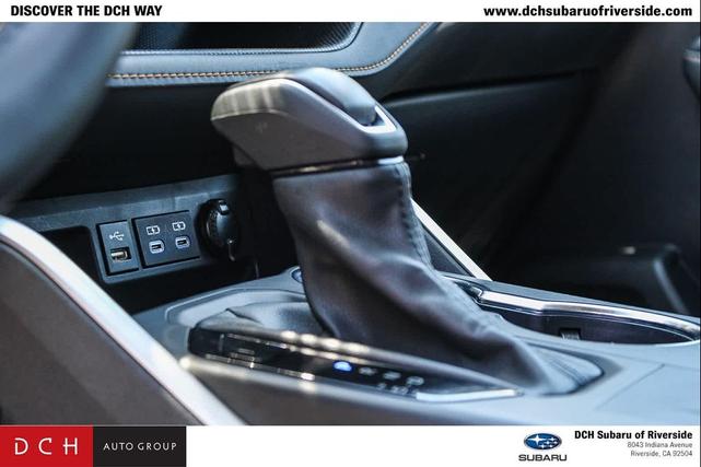 Photo of 2022 Wind Chill Pearl Toyota Highlander Hybrid