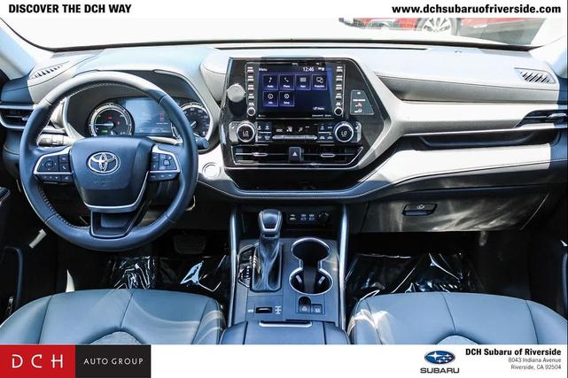Photo of 2022 Wind Chill Pearl Toyota Highlander Hybrid