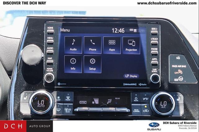 Photo of 2022 Wind Chill Pearl Toyota Highlander Hybrid