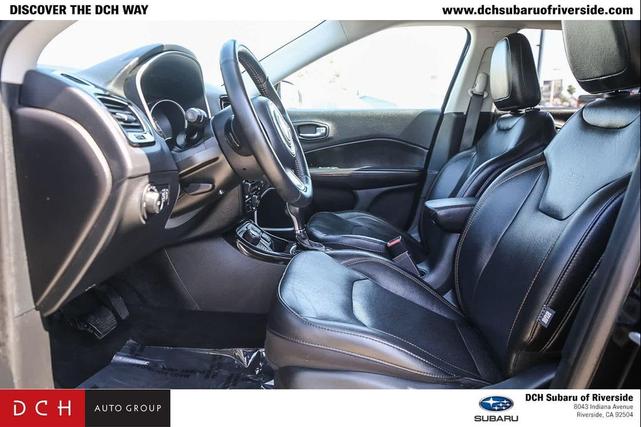 Photo of 2019 Diamond Black Crystal Pearlcoat Jeep Compass