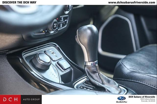 Photo of 2019 Diamond Black Crystal Pearlcoat Jeep Compass