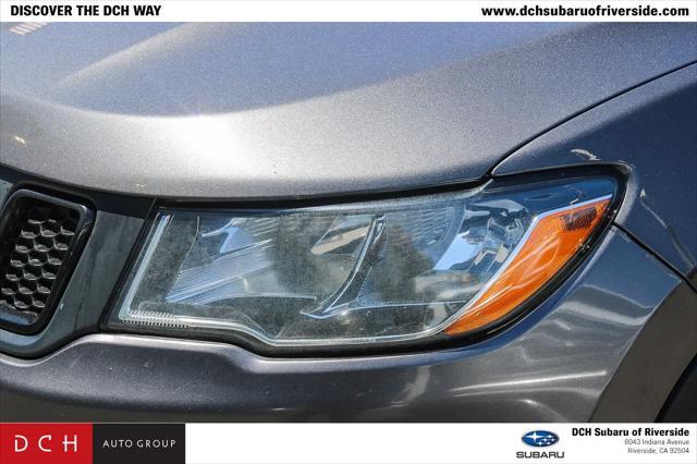 Photo of 2020 Granite Crystal Metallic Clearcoat Jeep Compass