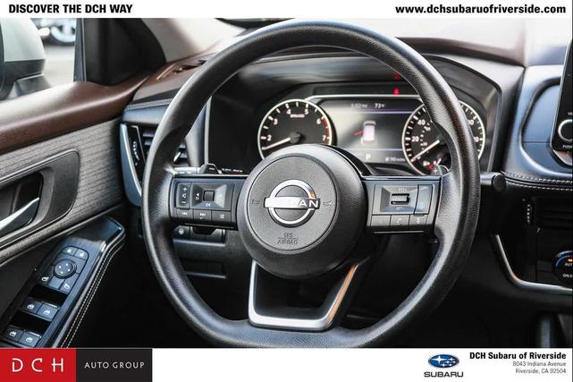 Photo of 2022 Brilliant Silver Metallic Nissan Rogue