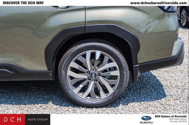 Photo of 2025 Autumn Green Metallic Subaru Forester