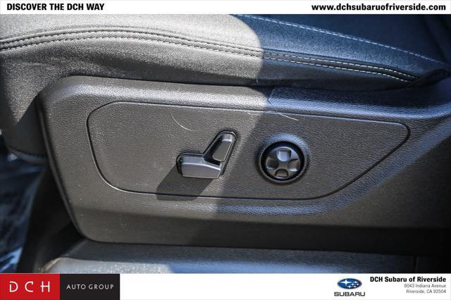 Photo of 2020 Granite Crystal Metallic Clearcoat RAM 1500
