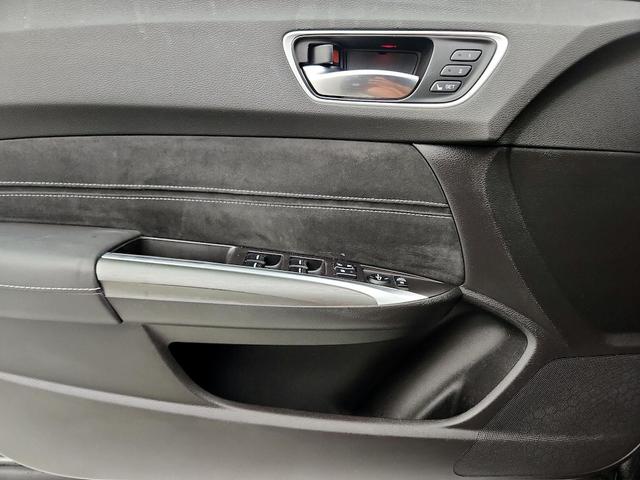Photo of 2020 Black Acura TLX