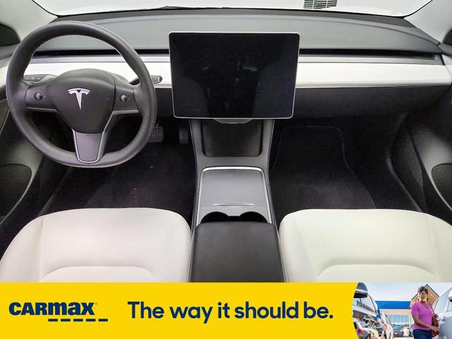 Photo of 2023 White Tesla Model 3