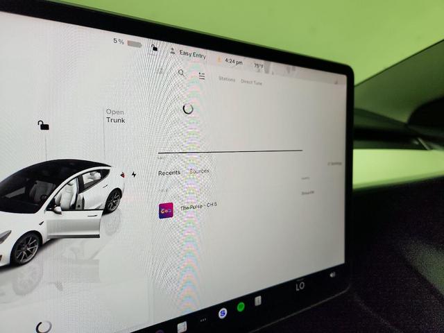 Photo of 2023 White Tesla Model 3