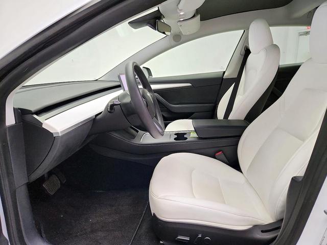 Photo of 2023 White Tesla Model 3