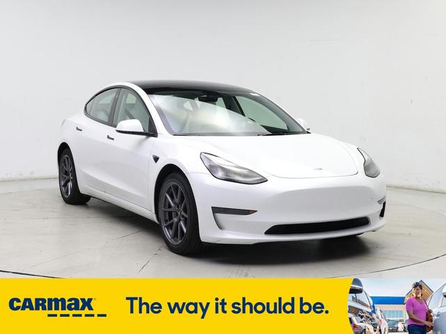 Photo of 2023 White Tesla Model 3