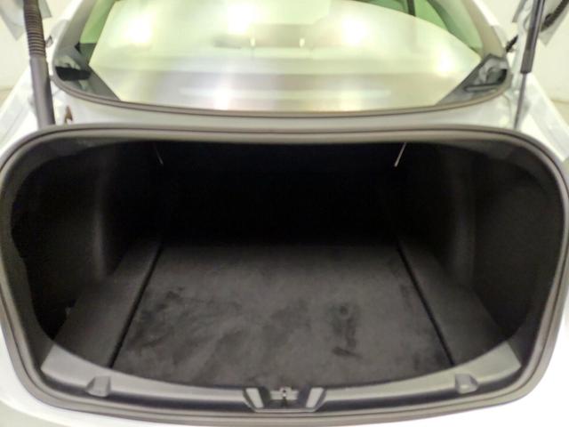 Photo of 2023 White Tesla Model 3