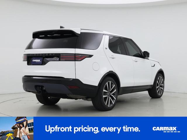Photo of 2022 White Land Rover Discovery