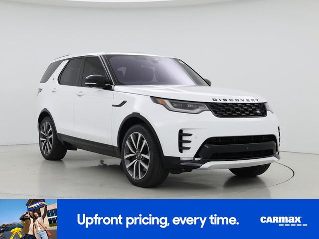 Photo of 2022 White Land Rover Discovery