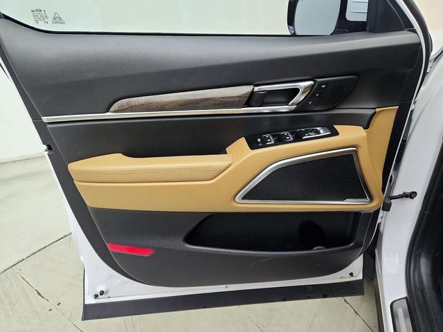 Photo of 2021 White Kia Telluride