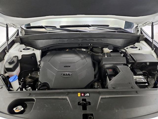 Photo of 2021 White Kia Telluride
