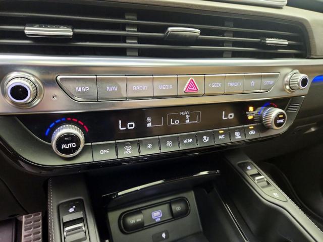Photo of 2021 White Kia Telluride