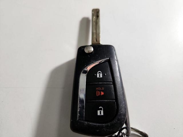 Photo of 2021 White Toyota RAV4