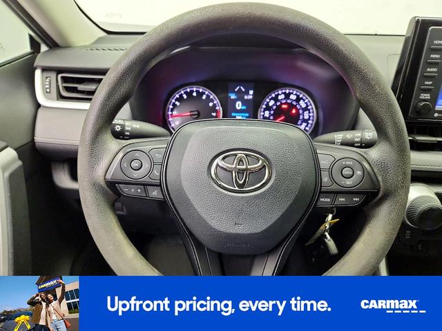 Photo of 2021 White Toyota RAV4