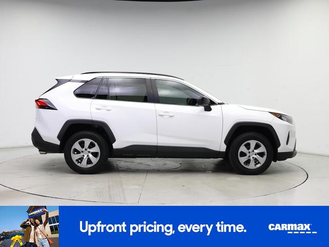 Photo of 2021 White Toyota RAV4