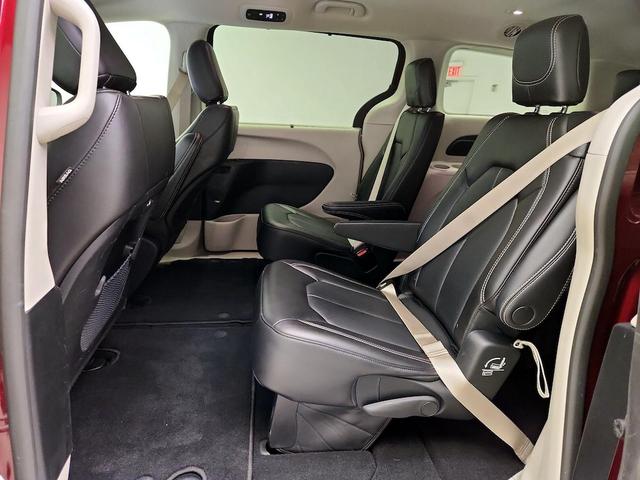 Photo of 2023 Red Chrysler Pacifica