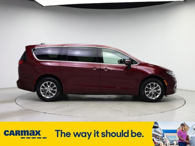 Photo of 2023 Red Chrysler Pacifica