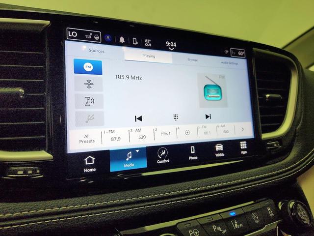 Photo of 2023 Red Chrysler Pacifica