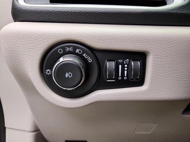 Photo of 2023 Red Chrysler Pacifica