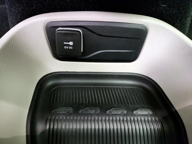 Photo of 2023 Red Chrysler Pacifica