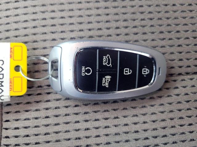 Photo of 2023 Black Hyundai SANTA FE