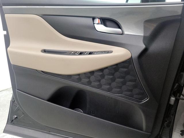 Photo of 2023 Black Hyundai SANTA FE
