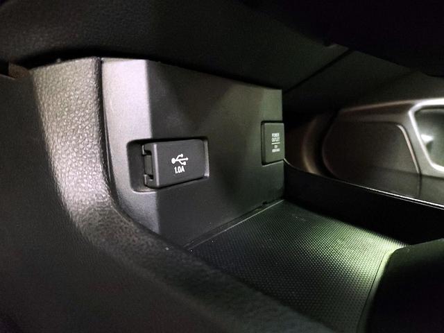 Photo of 2020 White Honda Civic