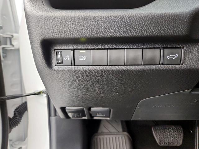 Photo of 2025 White Toyota RAV4