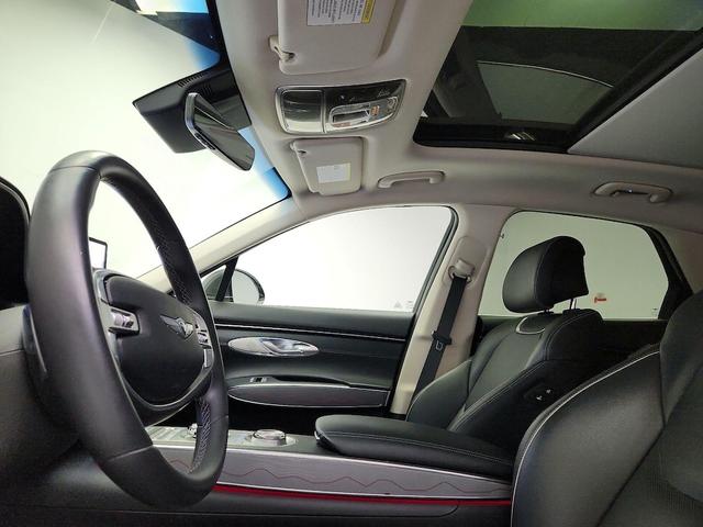 Photo of 2024 Gray Genesis GV70