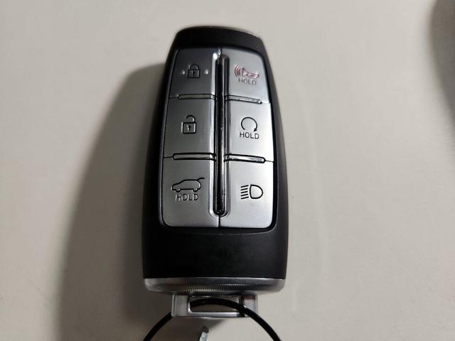 Photo of 2024 Gray Genesis GV70