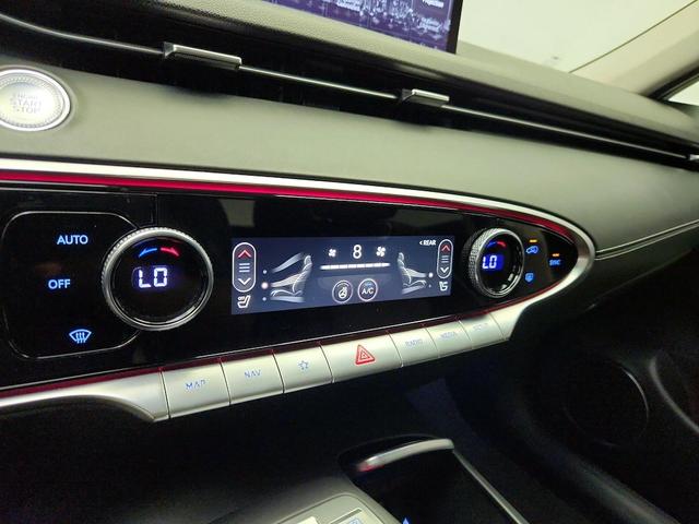 Photo of 2024 Gray Genesis GV70