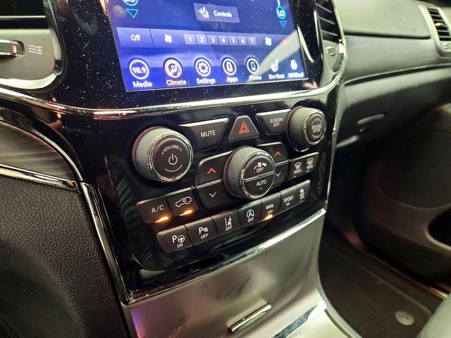 Photo of 2020 Black Jeep Grand Cherokee