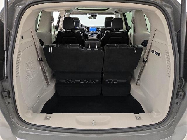 Photo of 2023 Gray Chrysler Pacifica