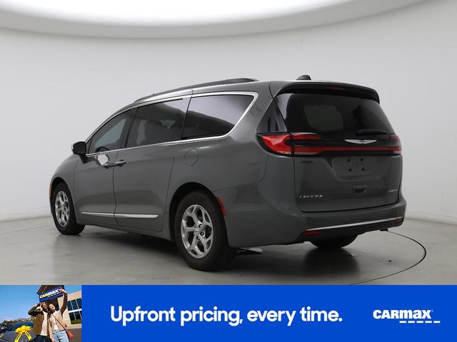Photo of 2023 Gray Chrysler Pacifica