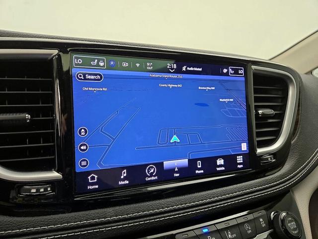 Photo of 2023 Gray Chrysler Pacifica