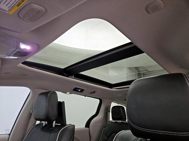 Photo of 2023 Gray Chrysler Pacifica