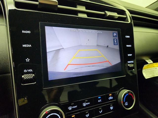 Photo of 2022 White Hyundai SANTA CRUZ